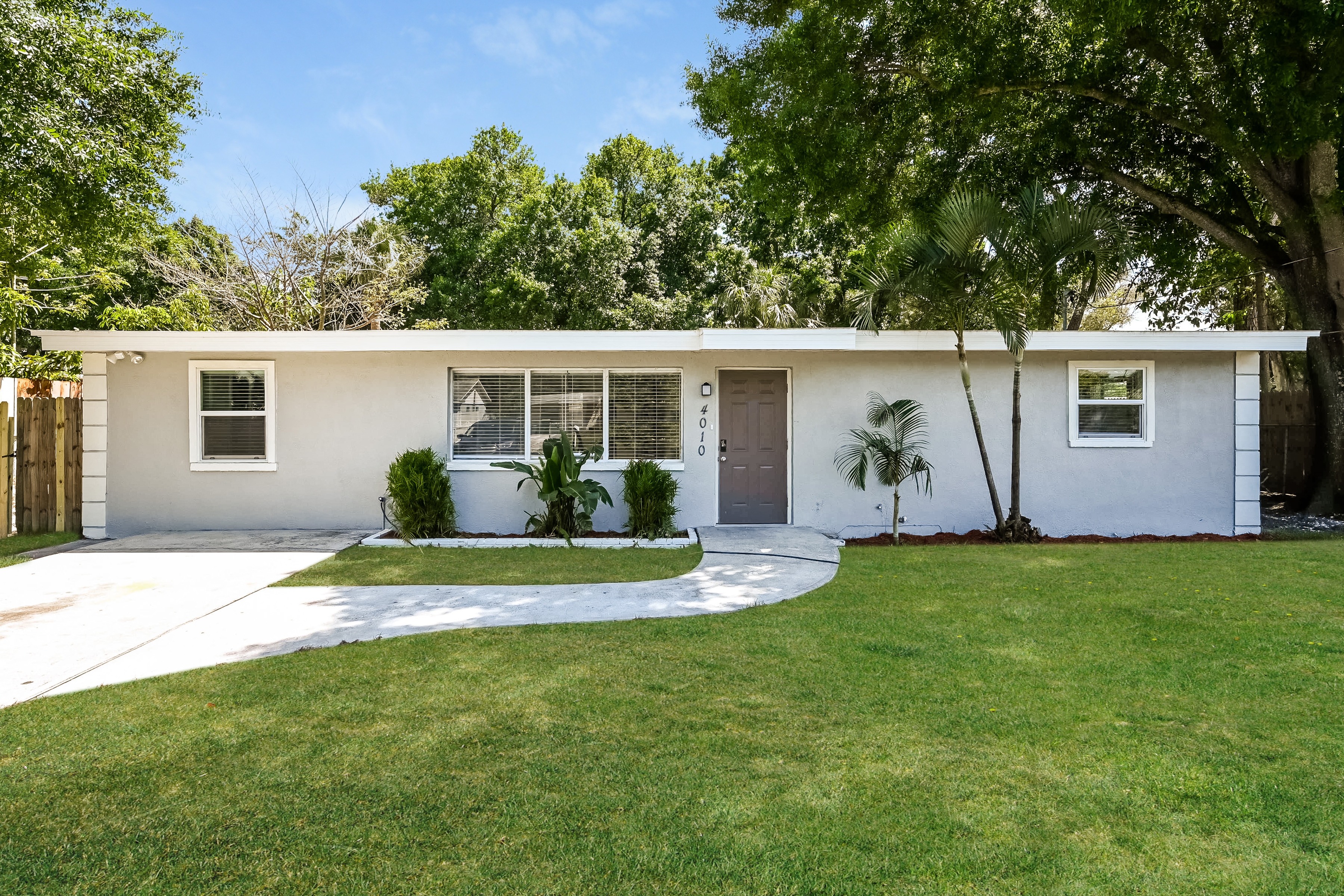 4010 W Marietta St Tampa, FL 33616